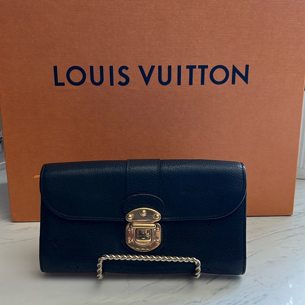 LV Mahina Portefeuille Amelia Long Wallet